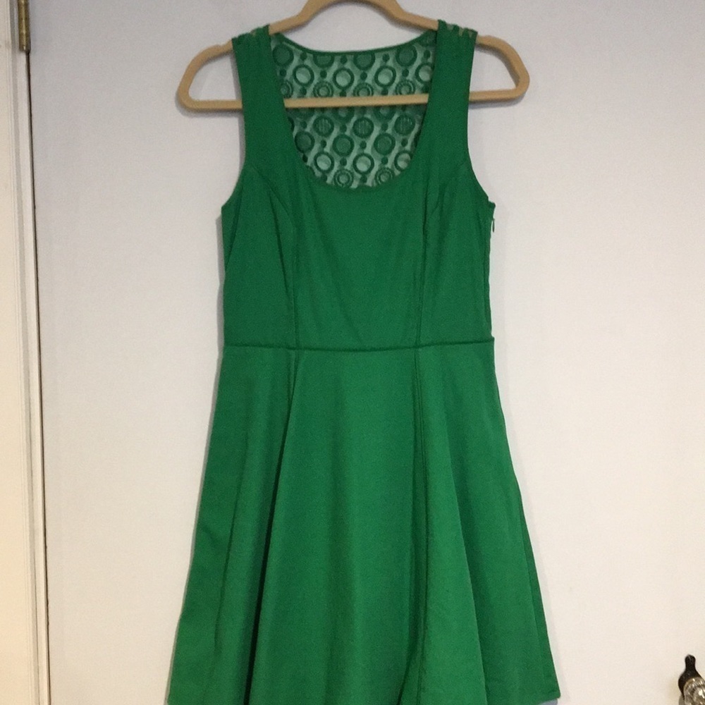 Jessica Simpson Kelly Green Open back cocktail dress Sz 6